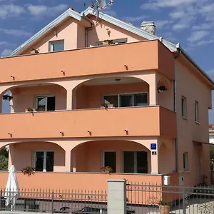 apartment-juric-trogir.hotels-in-trogir.com/
